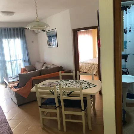 Holiday Home דירה *
